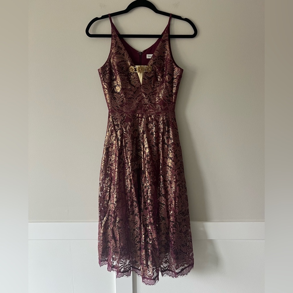 Dress the Population Blair Embellished Cocktail Dress Lace XS Modest Neckline
